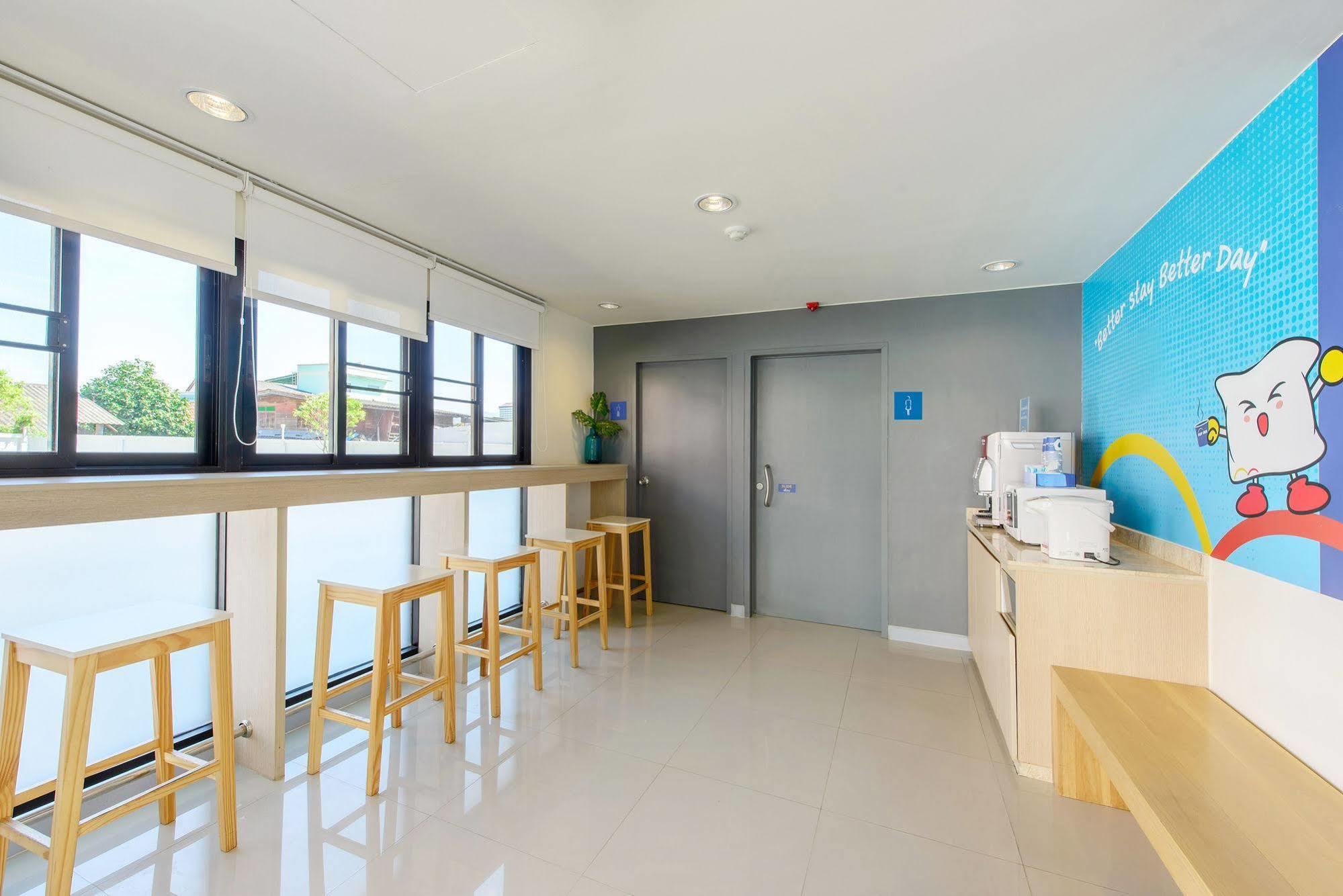 Hop Inn Lampang Exterior foto