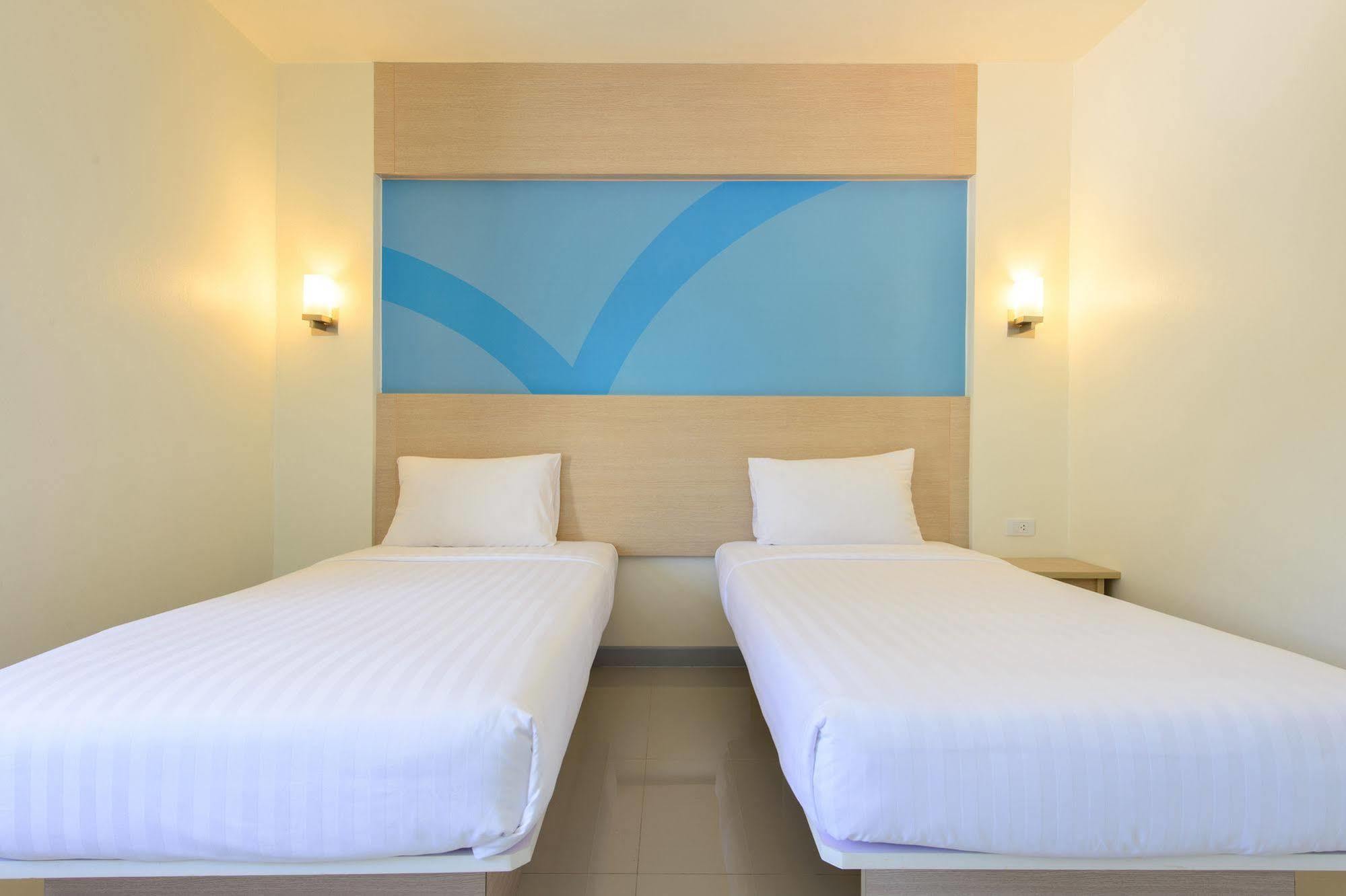 Hop Inn Lampang Exterior foto